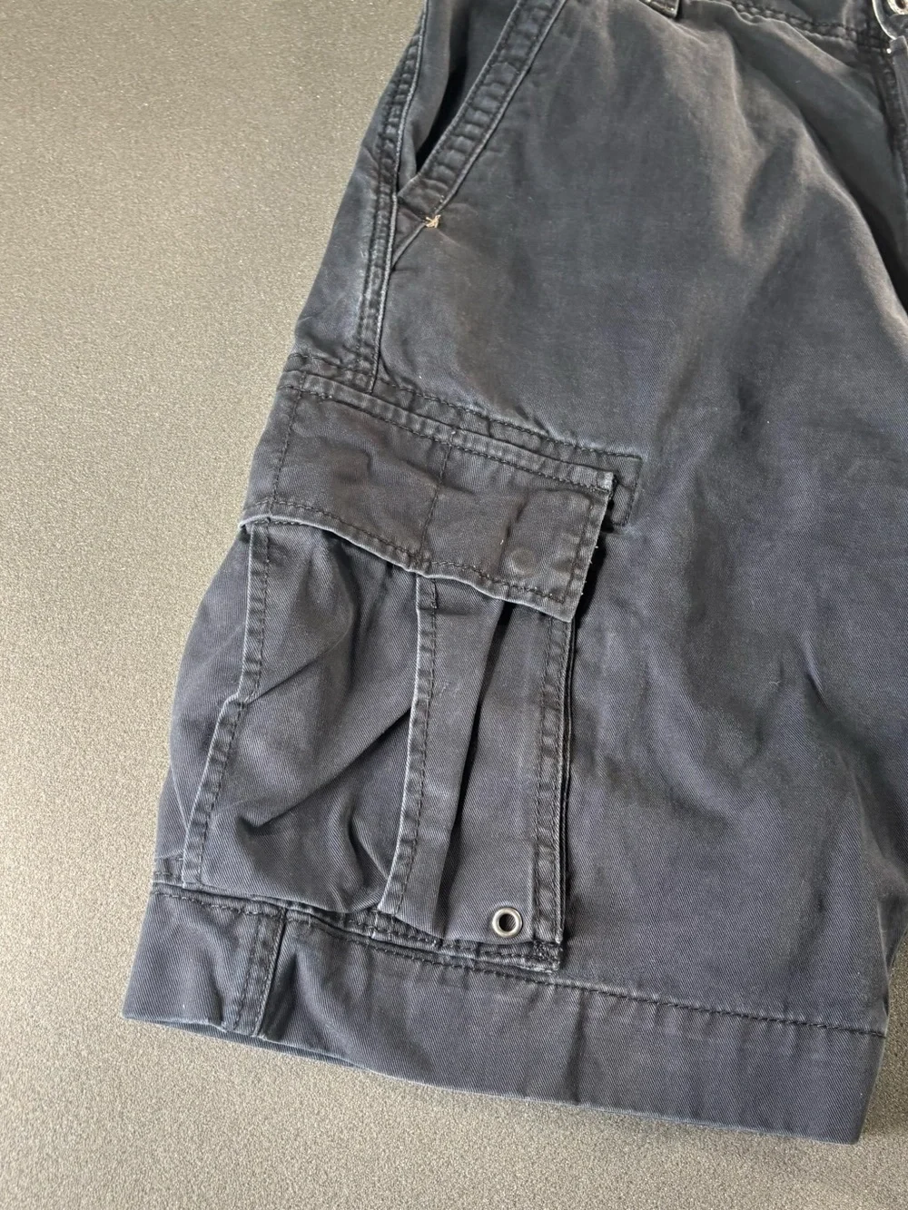 Y2k Levi's Cargo Shorts Mens 34 Black Denim Relaxed Fit 10 Inseam (READ DETAILS)